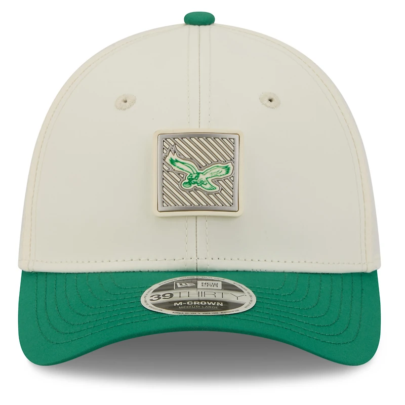 Men's New Era  Cream/Kelly Green Philadelphia Eagles 2026 NFL Training Camp 39THIRTY Flex Hat