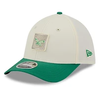 Men's New Era  Cream/Kelly Green Philadelphia Eagles 2026 NFL Training Camp 39THIRTY Flex Hat
