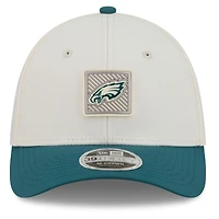 Men's New Era  Cream/Midnight Green Philadelphia Eagles 2026 NFL Training Camp 39THIRTY M-Crown Flex Hat