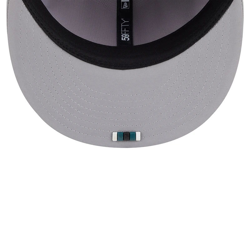 Casquette ajustée New Era grise Philadelphia Eagles 2025 Sideline 59FIFTY pour homme