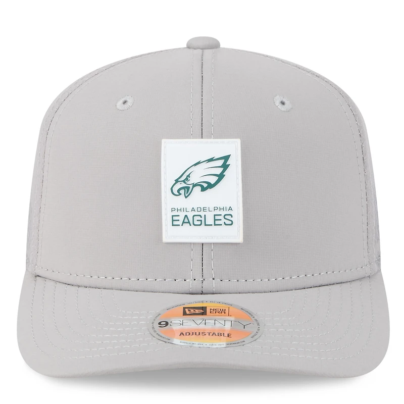 Casquette camionneur ajustable 9SEVENTY grise New Era pour homme, Philadelphia Eagles 2025 Sideline