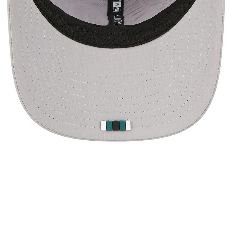 Casquette camionneur ajustable 9SEVENTY grise New Era pour homme, Philadelphia Eagles 2025 Sideline