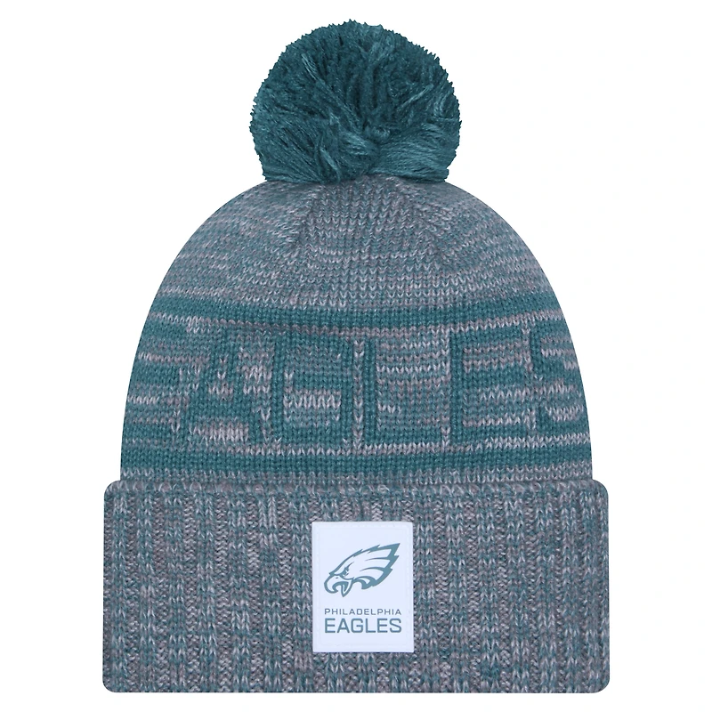 Bonnet à revers gris Philadelphia Eagles 2025 pour homme New Era avec pompon