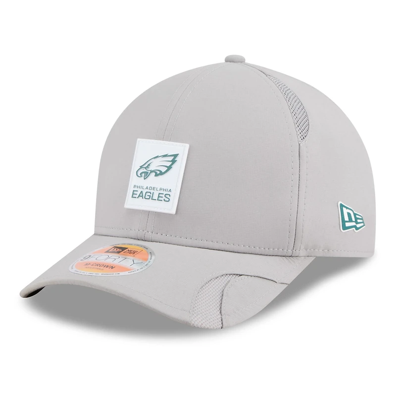 Casquette ajustable 9FORTY Sideline 2025 grise New Era pour homme des Philadelphia Eagles
