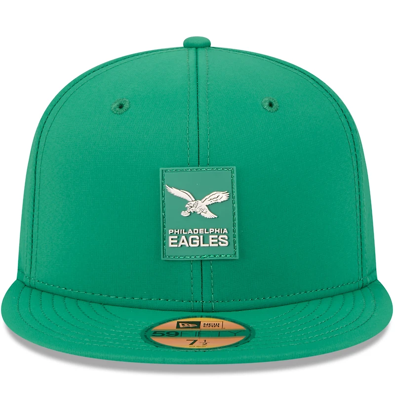 Casquette ajustée 59FIFTY New Era Kelly Green Philadelphia Eagles 2025 Sideline Throwback pour homme