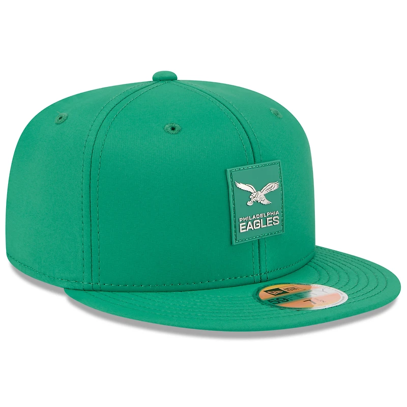 Casquette ajustée 59FIFTY New Era Kelly Green Philadelphia Eagles 2025 Sideline Throwback pour homme
