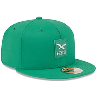 Casquette ajustée 59FIFTY New Era Kelly Green Philadelphia Eagles 2025 Sideline Throwback pour homme