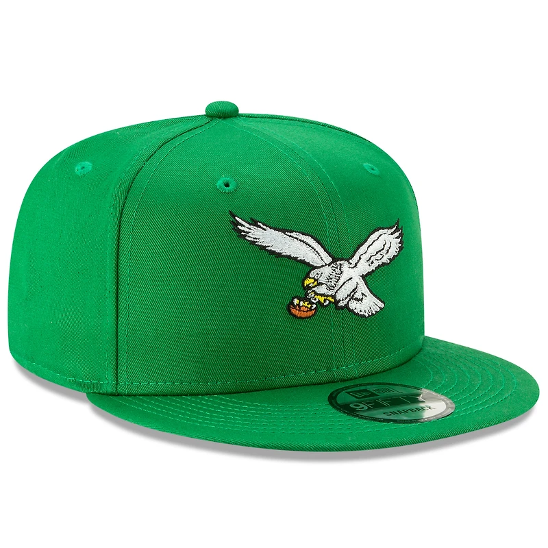 Men's New Era Kelly Green Philadelphia Eagles Throwback 9FIFTY Adjustable Snapback Hat