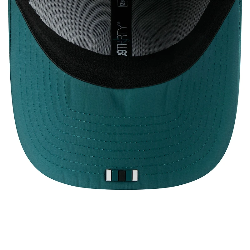 Casquette 39THIRTY Flex Sideline 2025 des Philadelphia Eagles de New Era pour homme, vert nuit