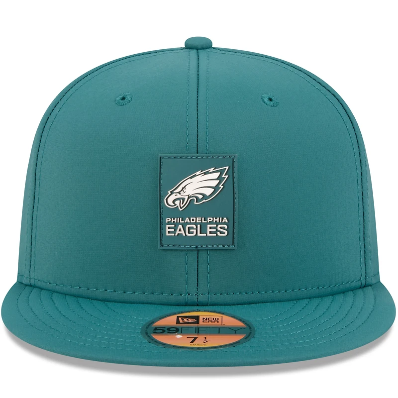 Casquette ajustée 59FIFTY Sideline 2025 des Philadelphia Eagles de New Era pour homme, vert nuit