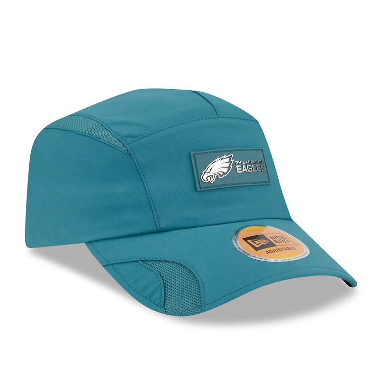 Casquette ajustable Sideline Runner 2025 pour homme New Era, vert nuit, Philadelphia Eagles