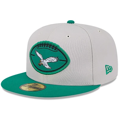 Casquette ajustée 59FIFTY pour homme New Era Stone/Kelly Green Philadelphia Eagles 2024 Sideline Historic