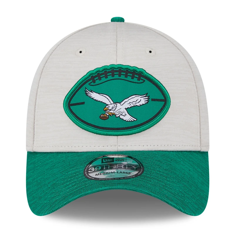 Casquette 39THIRTY Flex Sideline Historic 2024 pour homme New Era Stone/Midnight Green Philadelphia Eagles