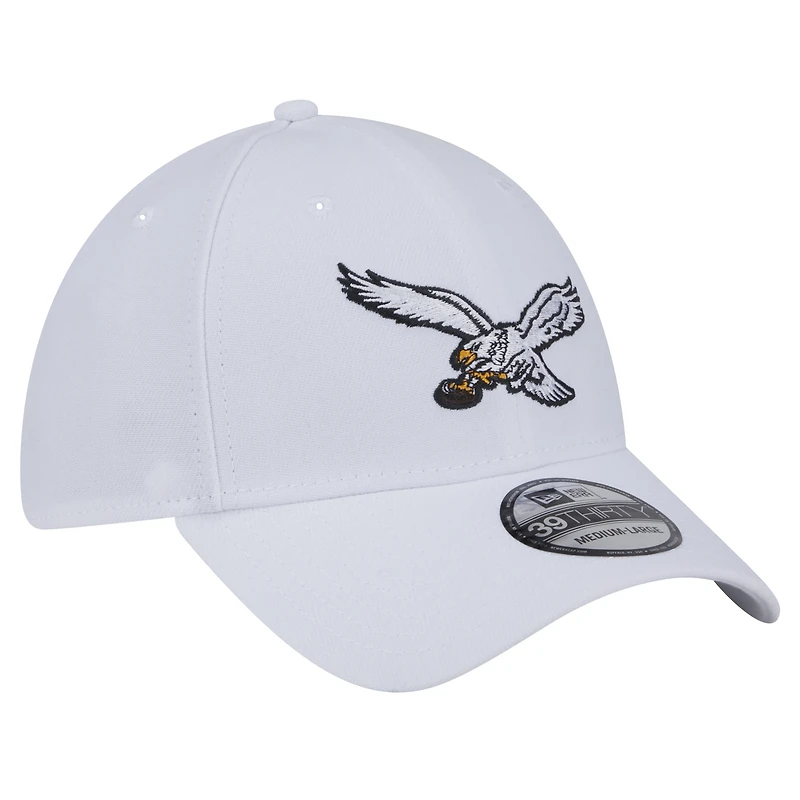 Men's New Era White Philadelphia Eagles Throwback 39THIRTY Flex Hat
