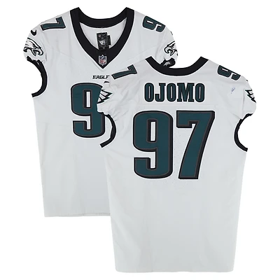 Maillot blanc Nike n° 97 porté par Moro Ojomo, des Eagles de Philadelphie, lors de plusieurs matchs de la pré-saison NFL 2024.