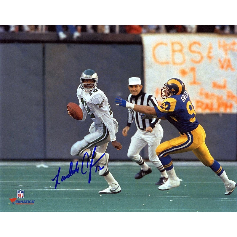 Photographie autographiée de 8" x 10" de Randall Cunningham lors du Scramble du maillot blanc des Philadelphia Eagles