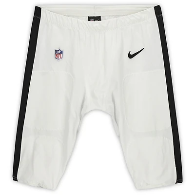 Pantalon blanc Nike porté par Saquon Barkley lors du match des Eagles de Philadelphie contre les Chargers de Los Angeles le 8 décembre 2025