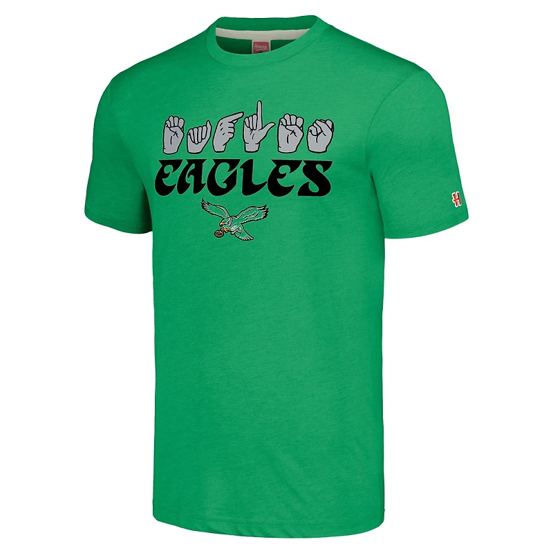 T-shirt unisexe hommage vert Philadelphia Eagles The NFL ASL Collection par Love Sign en langue des signes américaine