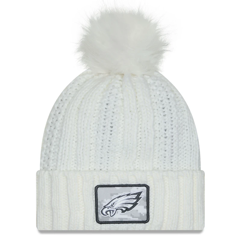 Bonnet en tricot à revers avec pompon Philadelphia Eagles 2024 Salute To Service de New Era pour femme
