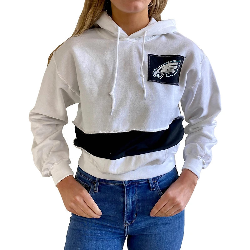 Sweat à capuche blanc pour femmes Refried Apparel des Eagles de Philadelphie Sustainable Crop Dolman
