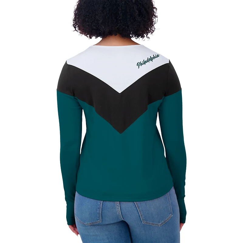 T-shirt à manches longues en mélange de trois chevrons vert nuit/noir pour femme WEAR by Erin Andrews, grande taille, des Philadelphia Eagles