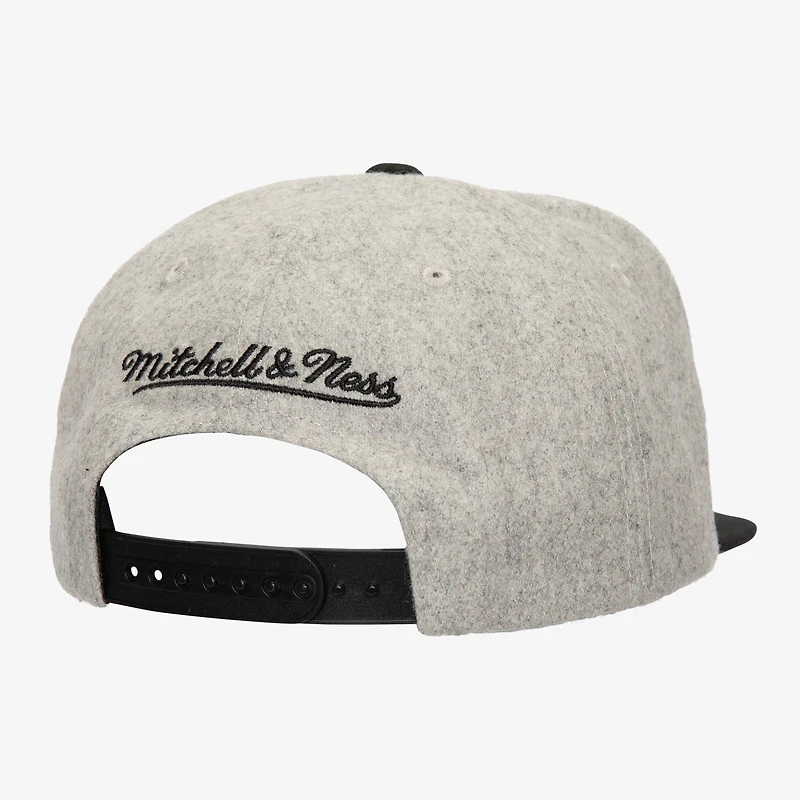 Men's Mitchell & Ness  Gray/Black Philadelphia Flyers Tailsweep 2.0 Melton Snapback Hat