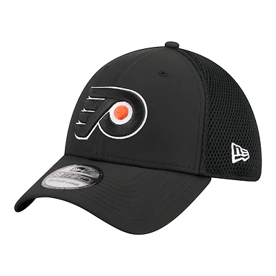 Men's New Era  Black Philadelphia Flyers Logo 39THIRTY Flex Hat