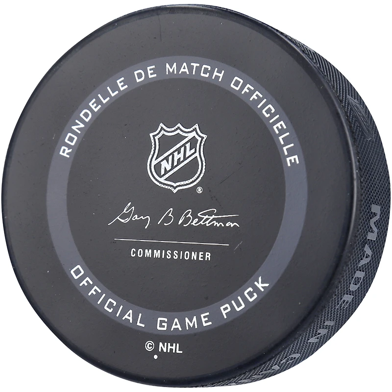 Rondelle de jeu officielle autographiée par Travis Sanheim des Flyers de Philadelphie, modèle 2021