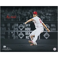 Photo dédicacée d'Aaron Nola, lanceur des Phillies de Philadelphie, format 40 x 50 cm (16 x 20 pouces).