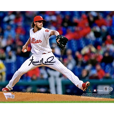 Photo autographiée d'Aaron Nola (Philadelphia Phillies) - 20 x 25 cm (8 x 10 pouces), jambe levée