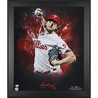 Photographie encadrée autographiée de 20" x 24" de Aaron Nola des Philadelphia Phillies