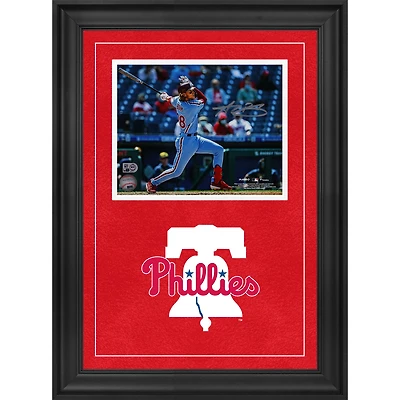 Photographie encadrée de luxe autographiée par Alec Bohm des Philadelphia Phillies, maillot bleu clair avec batte pivotante, 8" x 10"