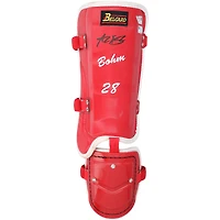 Jambe de protection rouge Belgard autographiée et utilisée en match par Alec Bohm (Phillies de Philadelphie) lors de la saison 2025 de la MLB