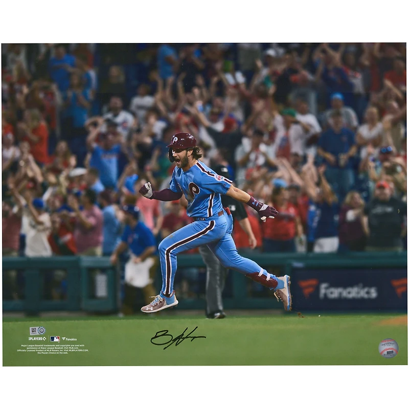 Photographie autographiée de 16" x 20" de Bryce Harper des Phillies de Philadelphie après un Grand Chelem