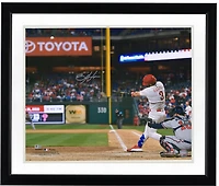Photo horizontale autographiée de Bryce Harper, joueur des Phillies de Philadelphie, en train de swinguer dans son maillot blanc (40,6 x 50,8 cm).
