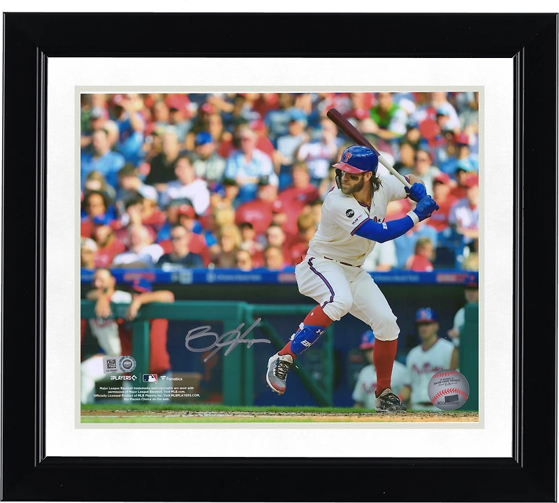 Photographie horizontale dédicacée de Bryce Harper des Philadelphia Phillies, position de frappe en maillot crème, 8" x 10"