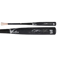 Bâton Victus noir autographié et utilisé en match par Bryce Harper (Phillies de Philadelphie) lors de la saison 2025 de la MLB