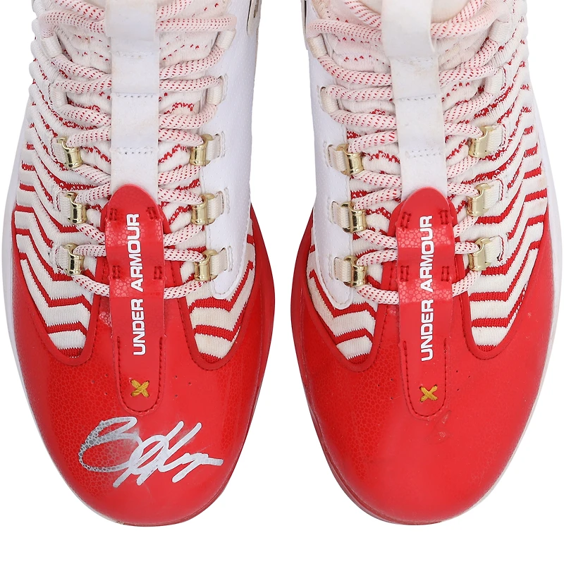 Crampons Under Armour blancs et rouges portés en match par Bryce Harper (Phillies de Philadelphie) lors de la saison 2025 de la MLB - HH98515039-40