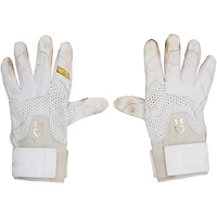 Gants de frappe blancs Under Armour autographiés par Bryce Harper, portés en match par les Phillies de Philadelphie lors de la saison 2025 de la MLB.