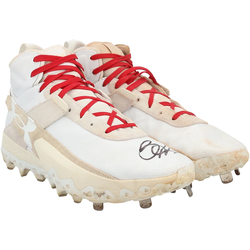 Crampons blancs Under Armour portés en match et autographiés par Bryce Harper (Phillies de Philadelphie) lors de la saison 2025 de la MLB - HH98515043-44