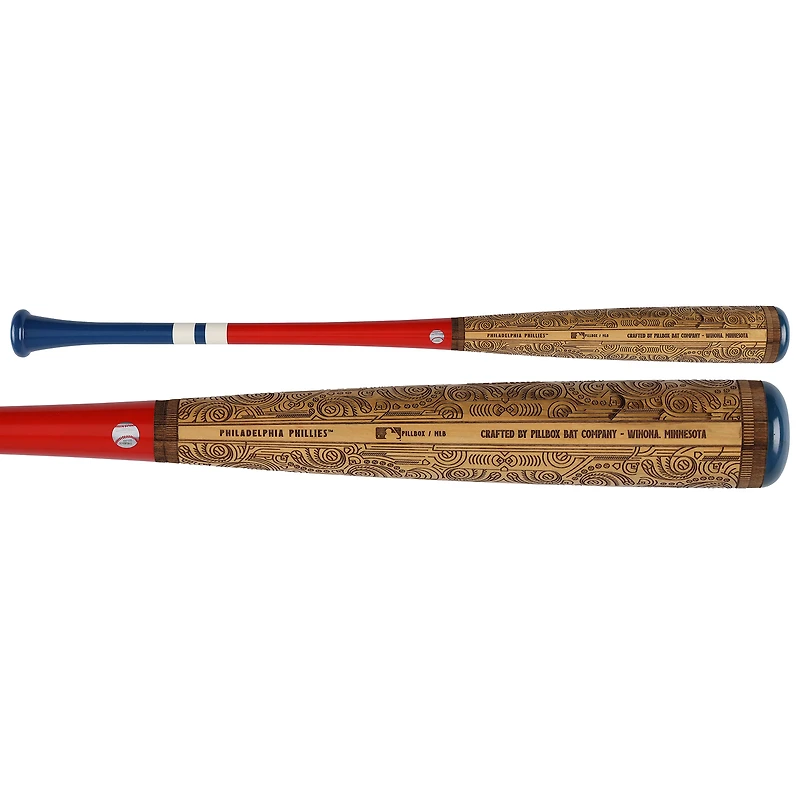 Bâton autographié par Chase Utley des Phillies de Philadelphie, série Pillbox Bat Company Mural, avec inscription « Champions des Séries mondiales 2008 » - Édition limitée n° 5/5