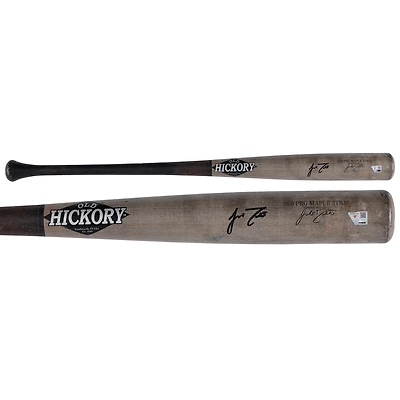 Bâton cassé en bois de noyer gris/noir, autographié par J.T. Realmuto (Phillies de Philadelphie), utilisé en match lors de la saison 2024 de la MLB - HH98507576