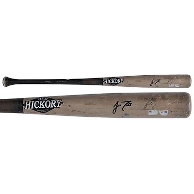 Bâton cassé en Old Hickory gris/noir autographié par J.T. Realmuto des Phillies de Philadelphie, utilisé lors du match contre les Tigers de Detroit le 1er août 2025.