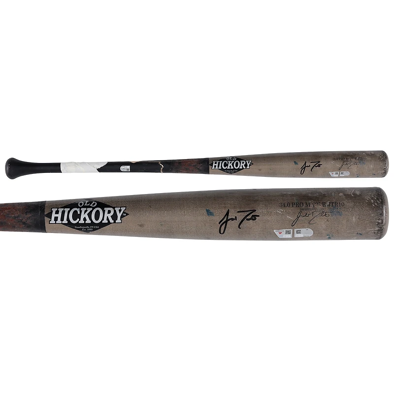 Bâton cassé en frêne gris/noir « Old Hickory » autographié par J.T. Realmuto des Phillies de Philadelphie, utilisé lors du match contre les Mets de New York le 9 juin 2024.