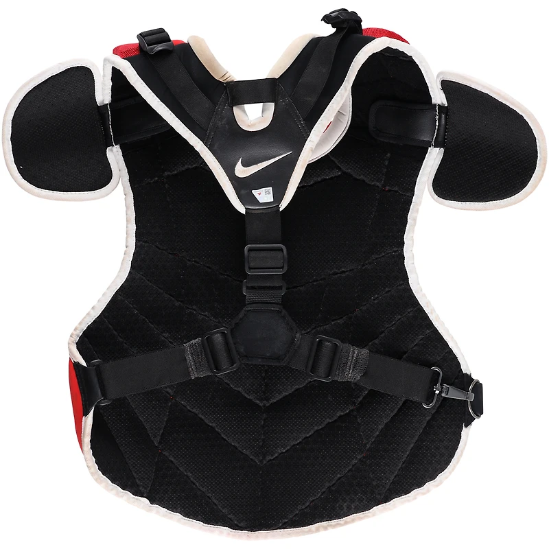Plastron Nike rouge de J.T. Realmuto, utilisé lors du match des Phillies de Philadelphie contre les Braves d'Atlanta, le 31 août 2024