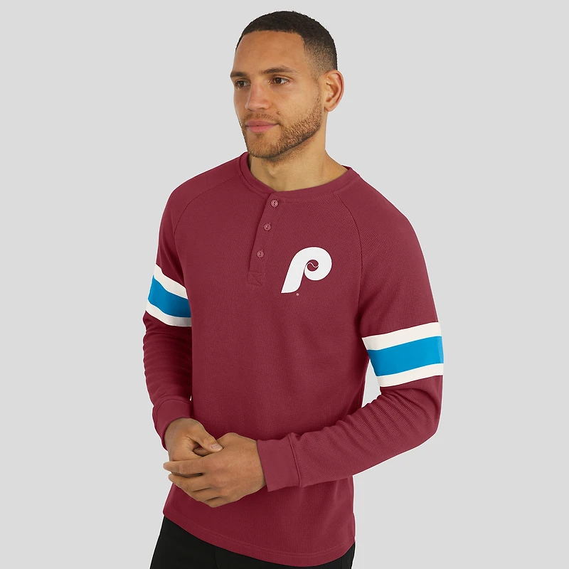 T-shirt Henley bordeaux à manches longues et col raglan gaufré pour homme, collection Darius Rucker par Fanatics, Philadelphia Phillies