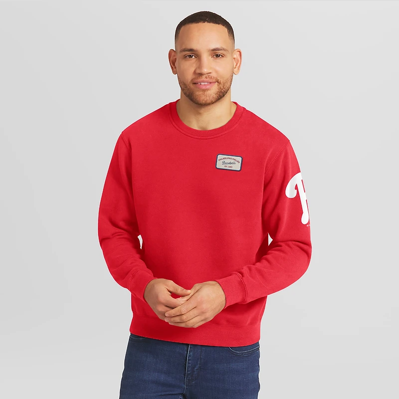 Sweat-shirt à col rond délavé rouge Philadelphia Phillies de la collection Darius Rucker pour homme par Fanatics