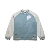 Veste Mitchell & Ness grise pour homme, modèle Thunderstorm Head Coach des Philadelphia Phillies, en satin léger à boutons-pression.