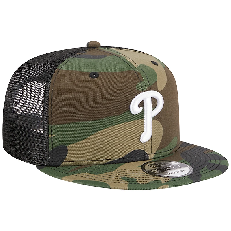 Casquette New Era Camo Phillies de Philadelphie Woodland Camo Trucker 9FIFTY Snapback pour homme