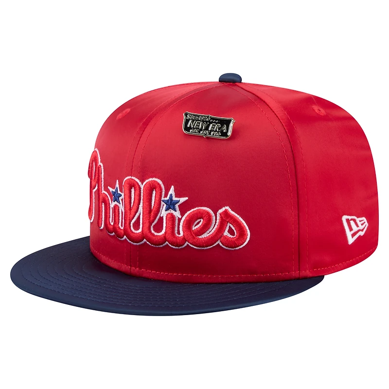 Casquette ajustée New Era 59FIFTY en satin rouge/bleu marine des Phillies de Philadelphie pour homme